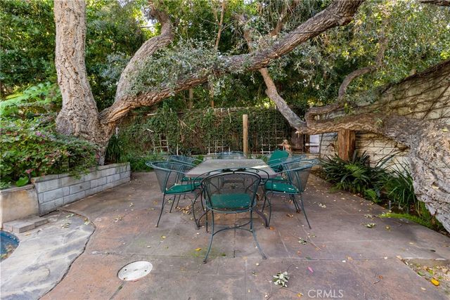 22068 Martinez Street, Woodland Hills, CA 91364