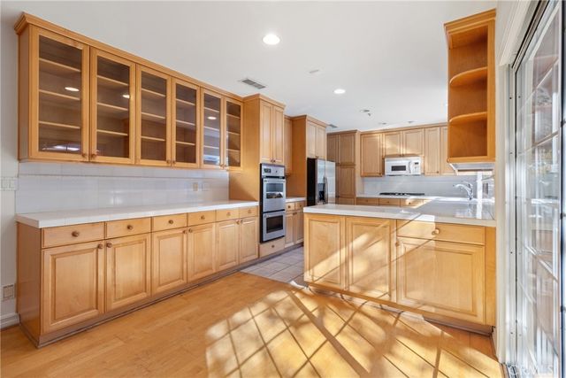 22068 Martinez Street, Woodland Hills, CA 91364