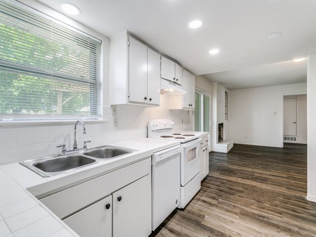 3023 Topaz Lane, Farmers Branch, TX 75234