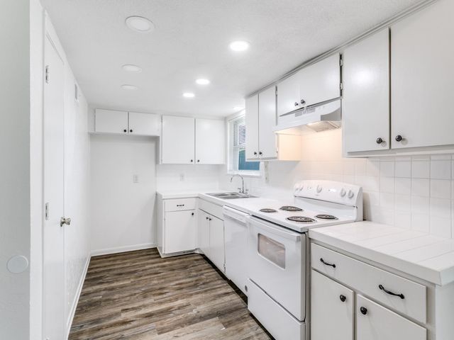 3023 Topaz Lane, Farmers Branch, TX 75234