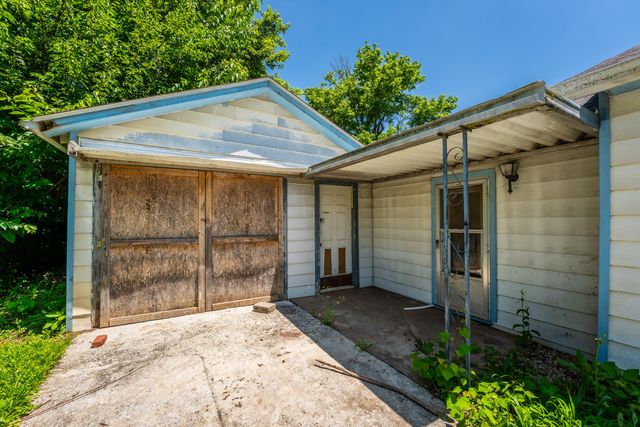 2723 West State Street, Springfield, MO 65802