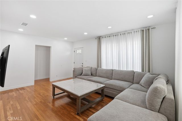 12824 Osborne, Pacoima, CA 91331