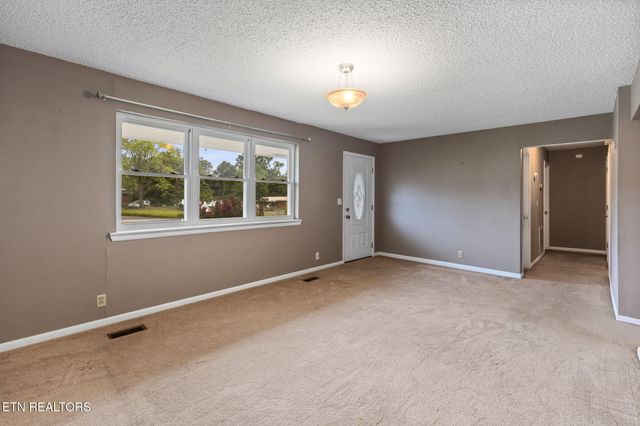 26 Stovall St, Fort Oglethorpe, GA 30742