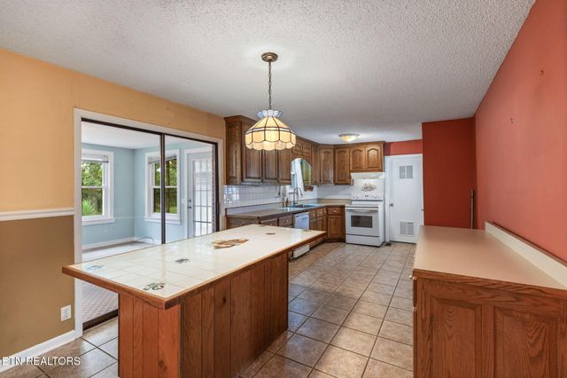 26 Stovall St, Fort Oglethorpe, GA 30742