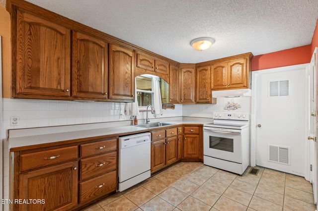 26 Stovall St, Fort Oglethorpe, GA 30742