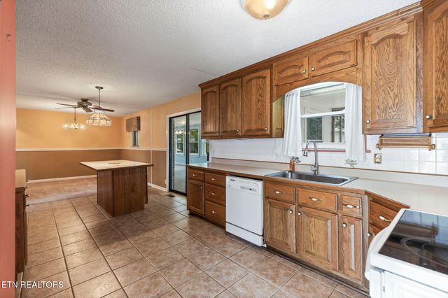 26 Stovall St, Fort Oglethorpe, GA 30742