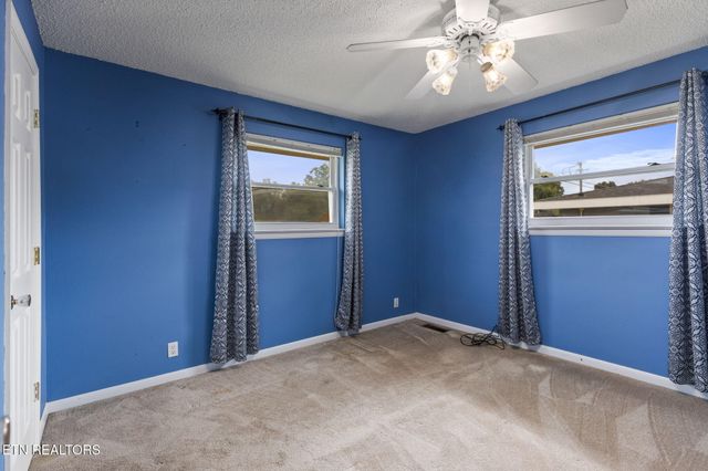 26 Stovall St, Fort Oglethorpe, GA 30742