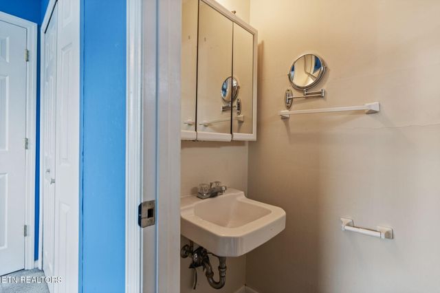 26 Stovall St, Fort Oglethorpe, GA 30742