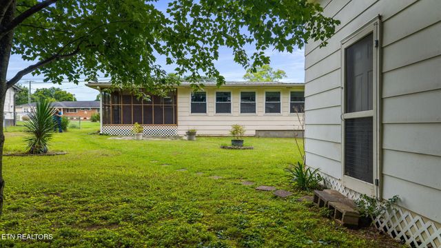 26 Stovall St, Fort Oglethorpe, GA 30742