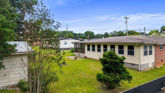 26 Stovall St, Fort Oglethorpe, GA 30742