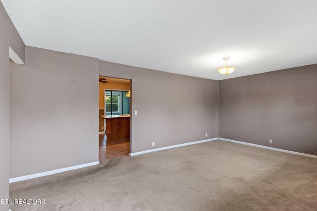 26 Stovall St, Fort Oglethorpe, GA 30742