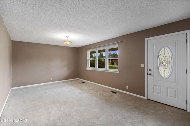 26 Stovall St, Fort Oglethorpe, GA 30742