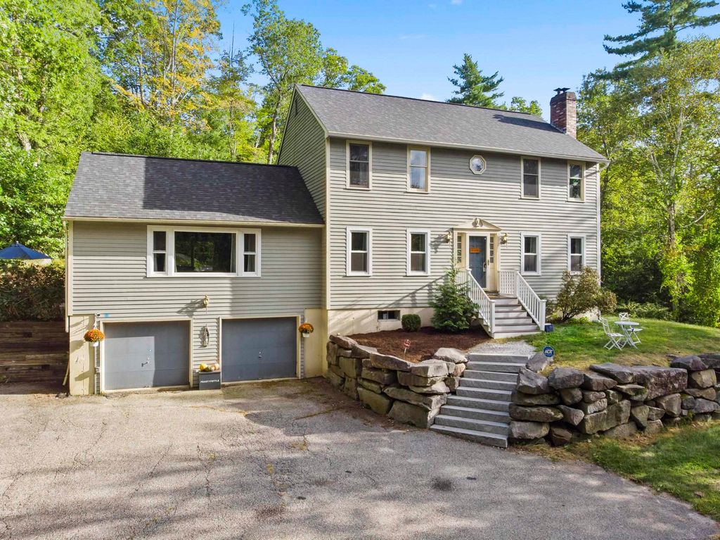 64 Lyndeborough Road, Amherst, NH 03031
