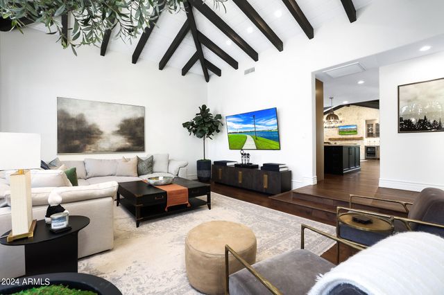 2421 E MONTEBELLO Avenue, Phoenix, AZ 85016