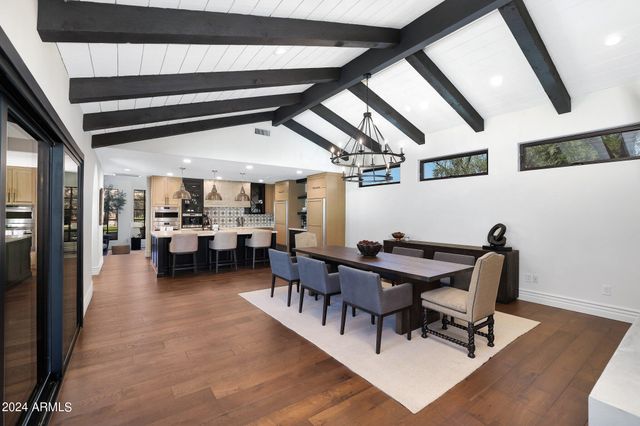 2421 E MONTEBELLO Avenue, Phoenix, AZ 85016