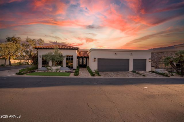 2421 E MONTEBELLO Avenue, Phoenix, AZ 85016