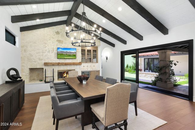 2421 E MONTEBELLO Avenue, Phoenix, AZ 85016