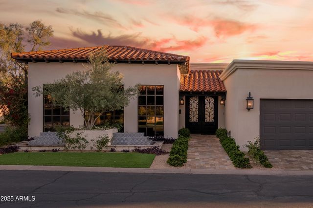 2421 E MONTEBELLO Avenue, Phoenix, AZ 85016