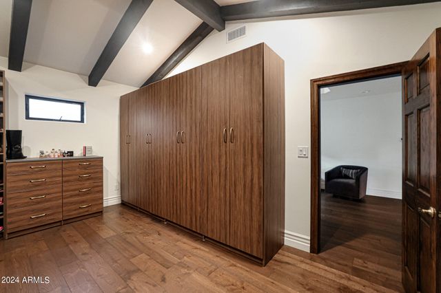 2421 E MONTEBELLO Avenue, Phoenix, AZ 85016