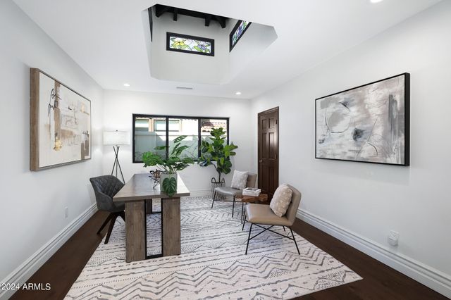 2421 E MONTEBELLO Avenue, Phoenix, AZ 85016