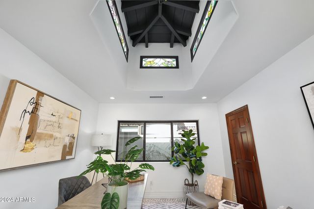 2421 E MONTEBELLO Avenue, Phoenix, AZ 85016