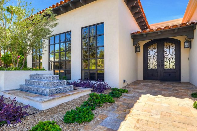 2421 E MONTEBELLO Avenue, Phoenix, AZ 85016