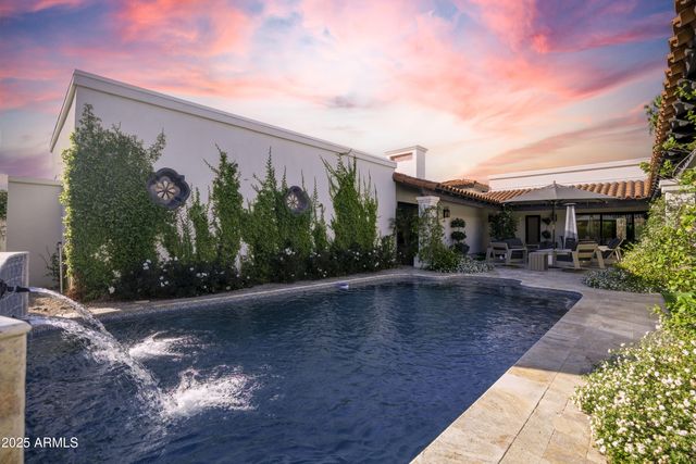 2421 E MONTEBELLO Avenue, Phoenix, AZ 85016