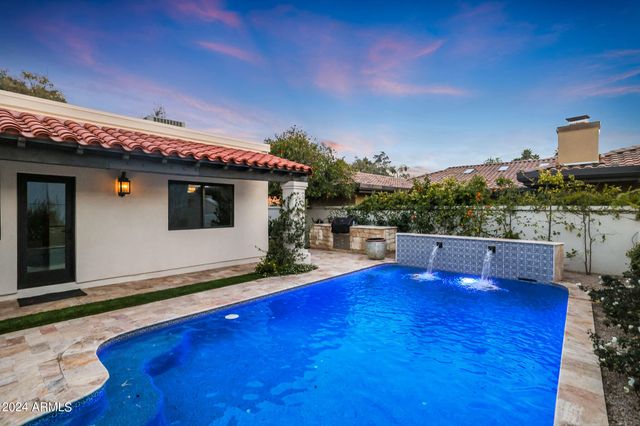 2421 E MONTEBELLO Avenue, Phoenix, AZ 85016