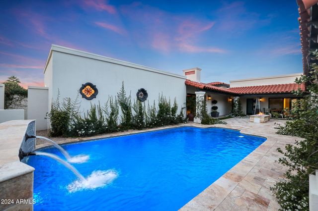 2421 E MONTEBELLO Avenue, Phoenix, AZ 85016