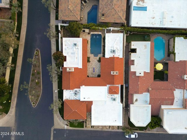 2421 E MONTEBELLO Avenue, Phoenix, AZ 85016