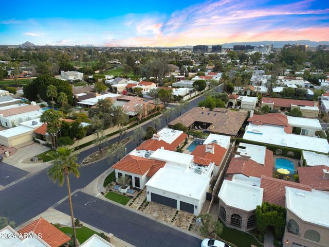 2421 E MONTEBELLO Avenue, Phoenix, AZ 85016