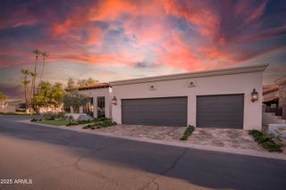 2421 E MONTEBELLO Avenue, Phoenix, AZ 85016