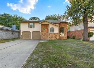 918 Blue Jay Drive, Mansfield, TX 76063