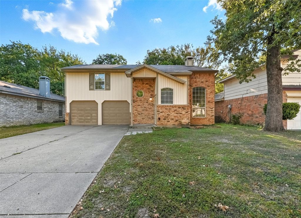 918 Blue Jay Drive, Mansfield, TX 76063
