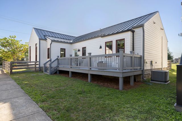 1811A 3rd Ave, N, Nashville, TN 37208