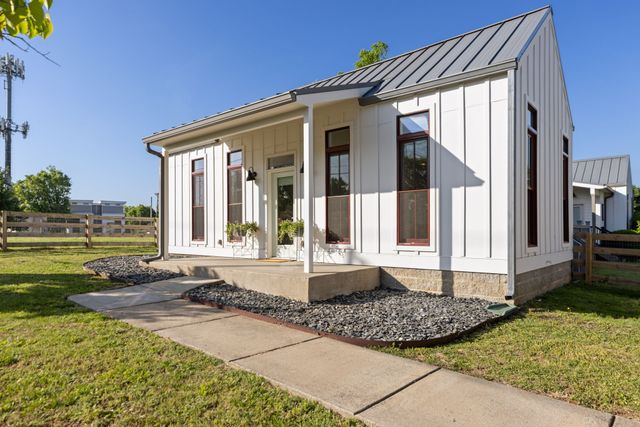 1811A 3rd Ave, N, Nashville, TN 37208