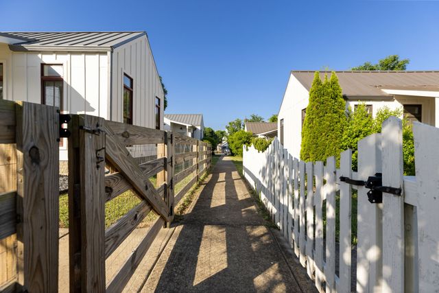 1811A 3rd Ave, N, Nashville, TN 37208