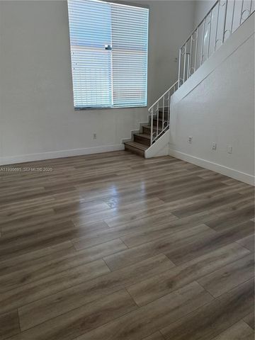 2760 W 61st Pl 202, Hialeah, FL 33016