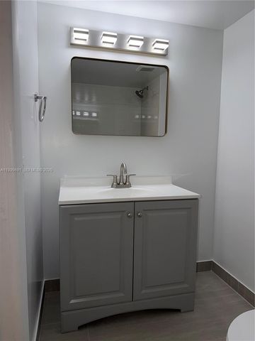 2760 W 61st Pl 202, Hialeah, FL 33016