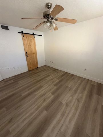 2760 W 61st Pl 202, Hialeah, FL 33016