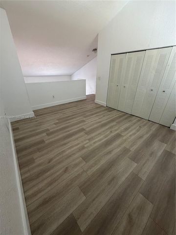 2760 W 61st Pl 202, Hialeah, FL 33016