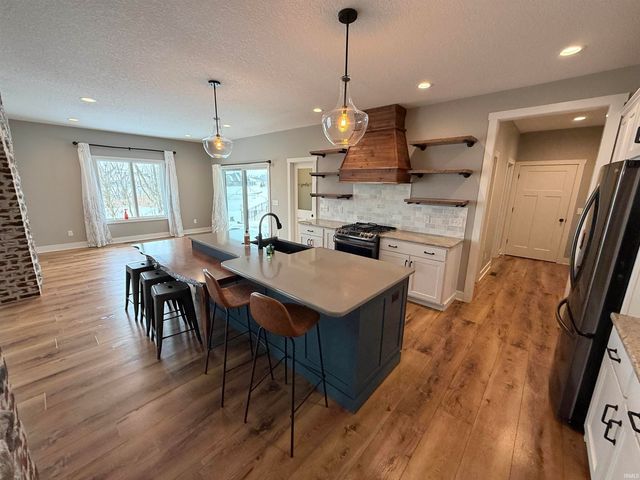 16467 Quarry Boulevard, Huntertown, IN 46748