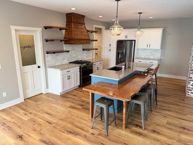 16467 Quarry Boulevard, Huntertown, IN 46748