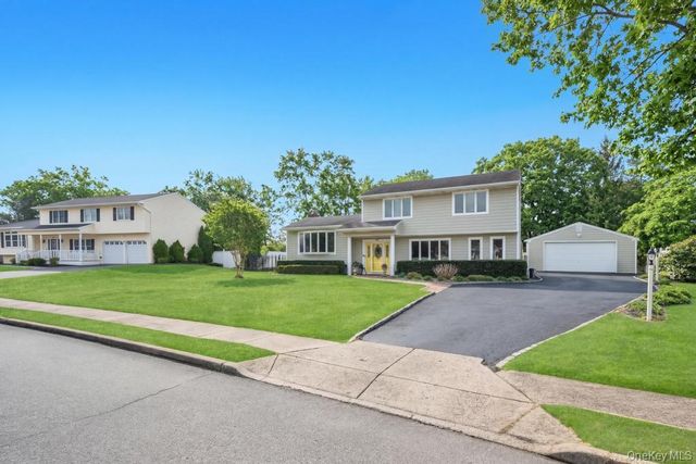 68 Hill Drive, Bohemia, NY 11716