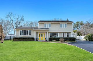 68 Hill Drive, Bohemia, NY 11716