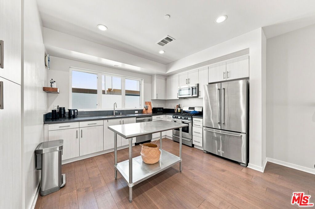 2928 Rowena Avenue 3, Los Angeles, CA 90039 — photo 5