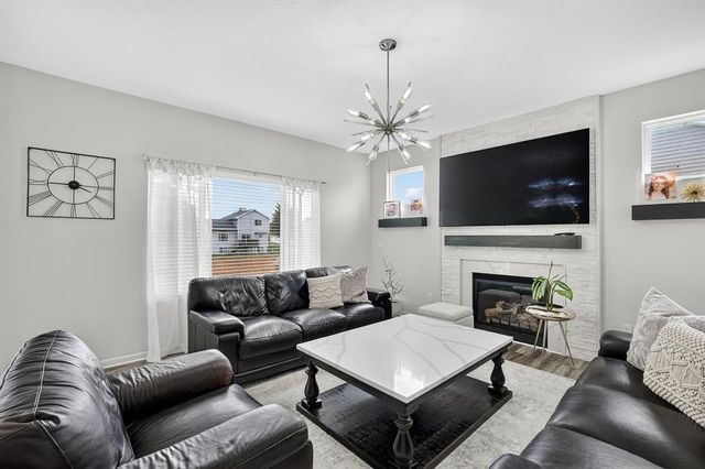 424 SE 12th Street, Grimes, IA 50111