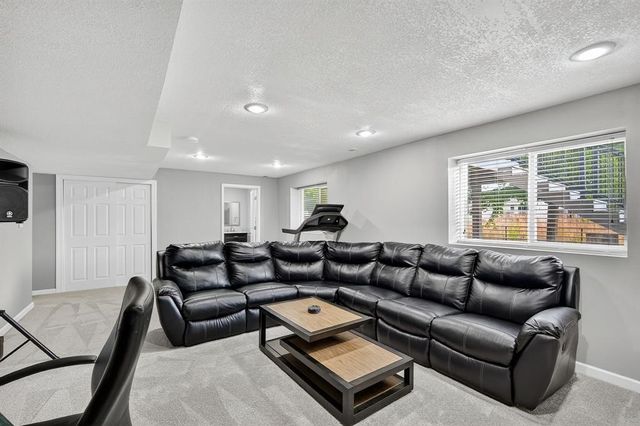 424 SE 12th Street, Grimes, IA 50111