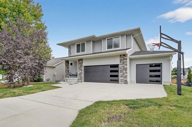 424 SE 12th Street, Grimes, IA 50111