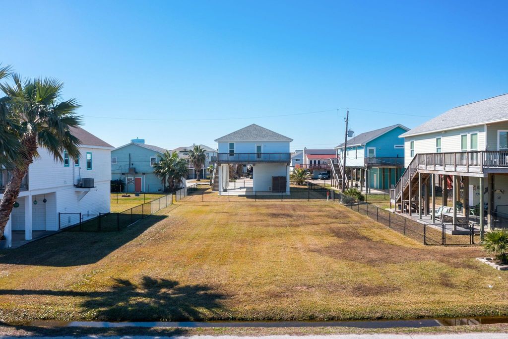 4130 Grayson Drive, Galveston, TX 77554